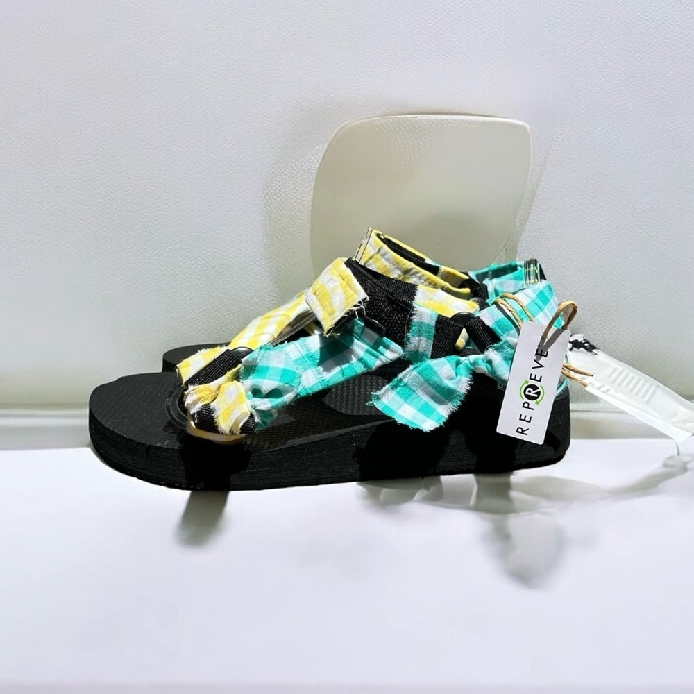 🌻NEW w/tags ARIZONA LOVE Trekky Yellow Mint Sandals Size 37 $188 Retail